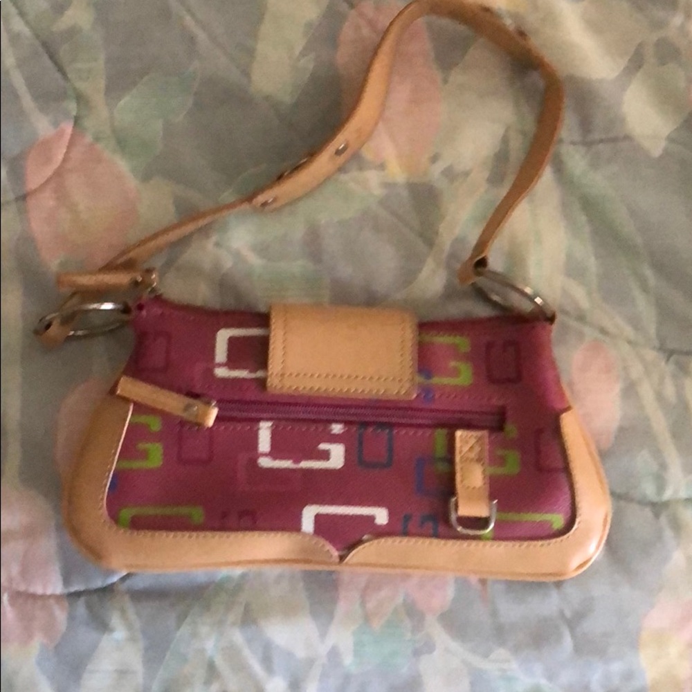 Guess Purse 👛 - Picture 2 of 3